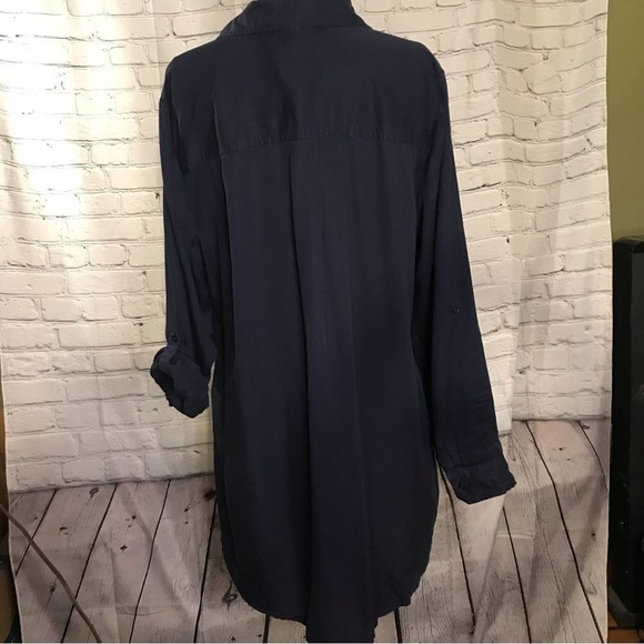 Crown & Ivy Navy Tunic Blouse Size 1X - Picture 3 of 9
